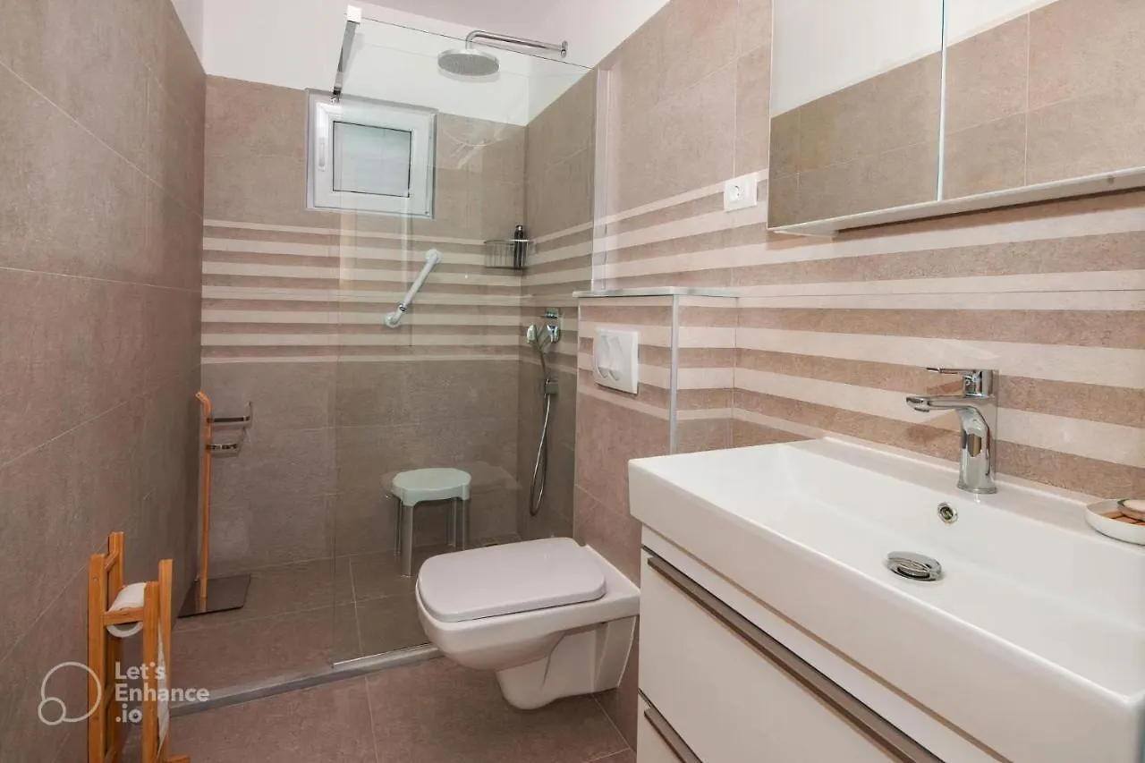 Apartment Marina Donji Okrug  Donji Okrug (Ciovo)