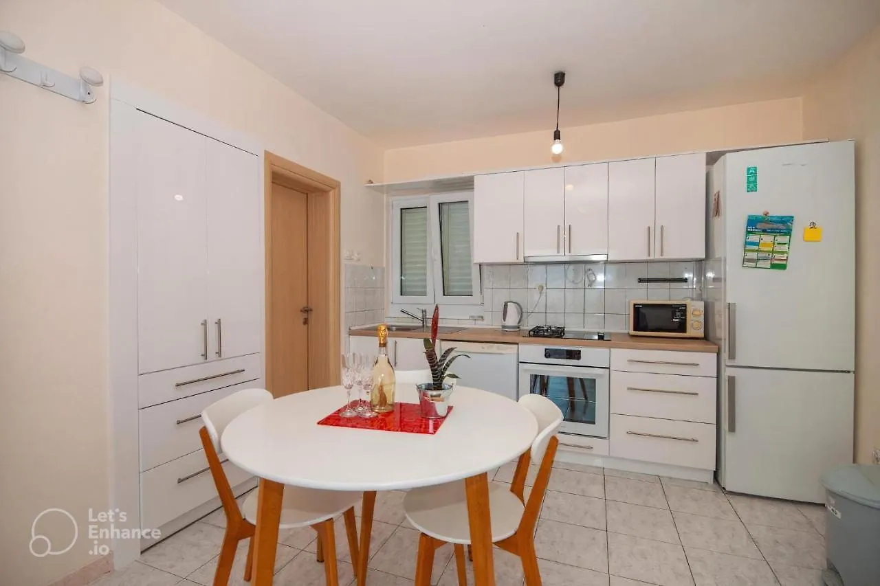 Apartment Marina Donji Okrug  Croatia
