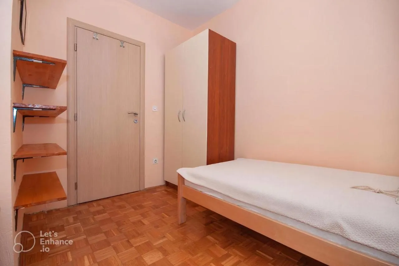 Apartment Marina Donji Okrug