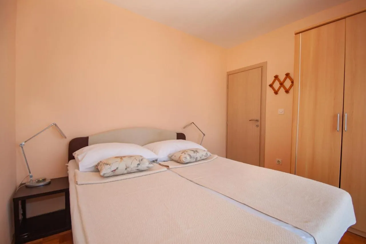 Apartment Marina Donji Okrug